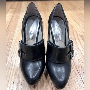 Michael Kors heels size 8. Worn twice. In practically new condition.